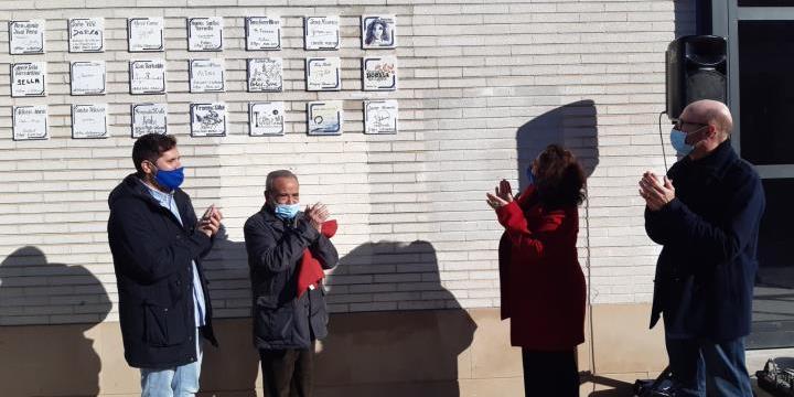 Sitges ret homenatge al pessebrista Josep Aleacar amb la descoberta d’una placa a la Plaça dels Artistes 