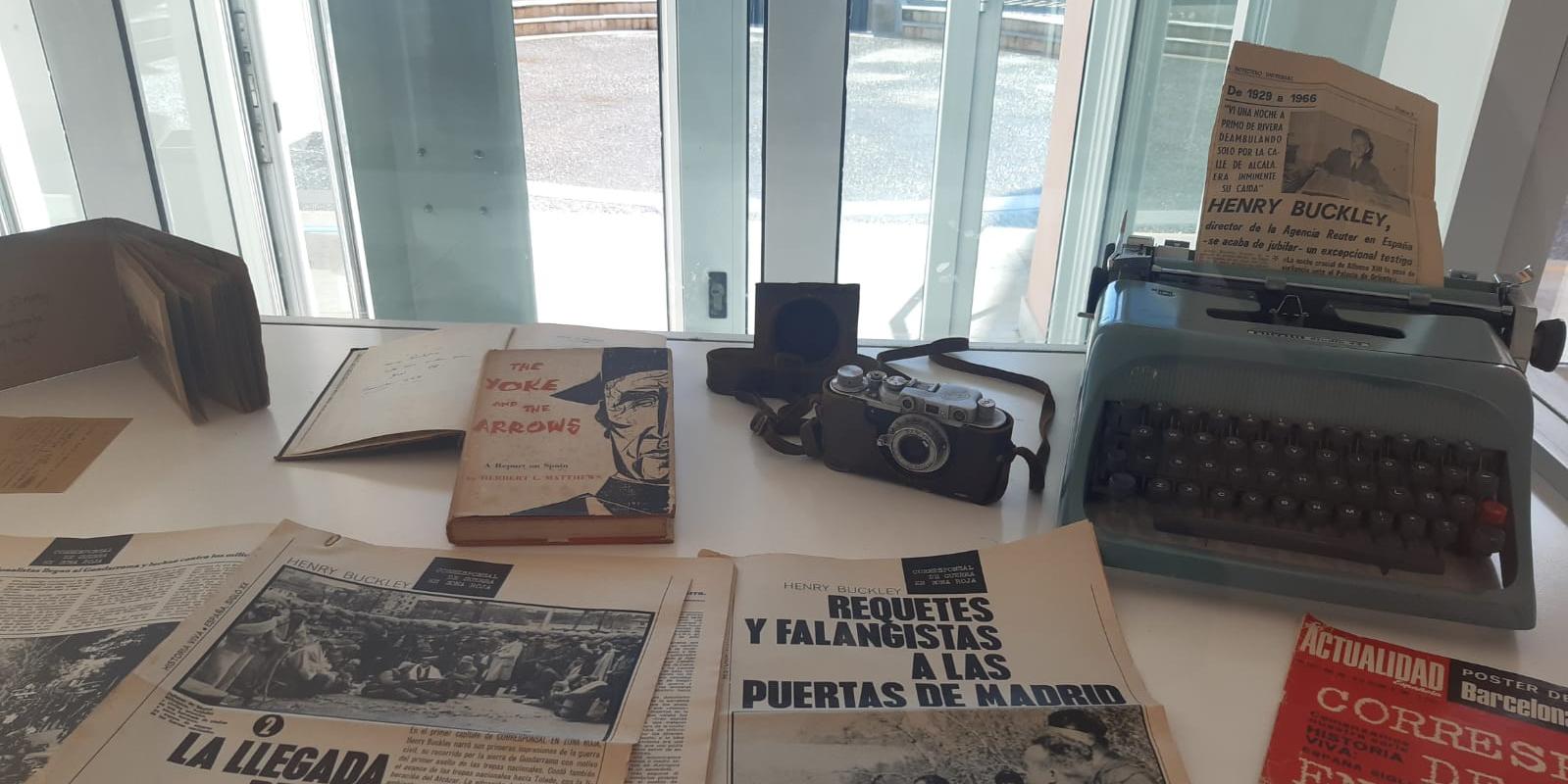 L’exposició ‘Nunca se “save”, descobrint un arxiu’ presenta la riquesa del fons familiar  Buckley-Planas per reivindicar la preservació dels documents i el material fotogràfic