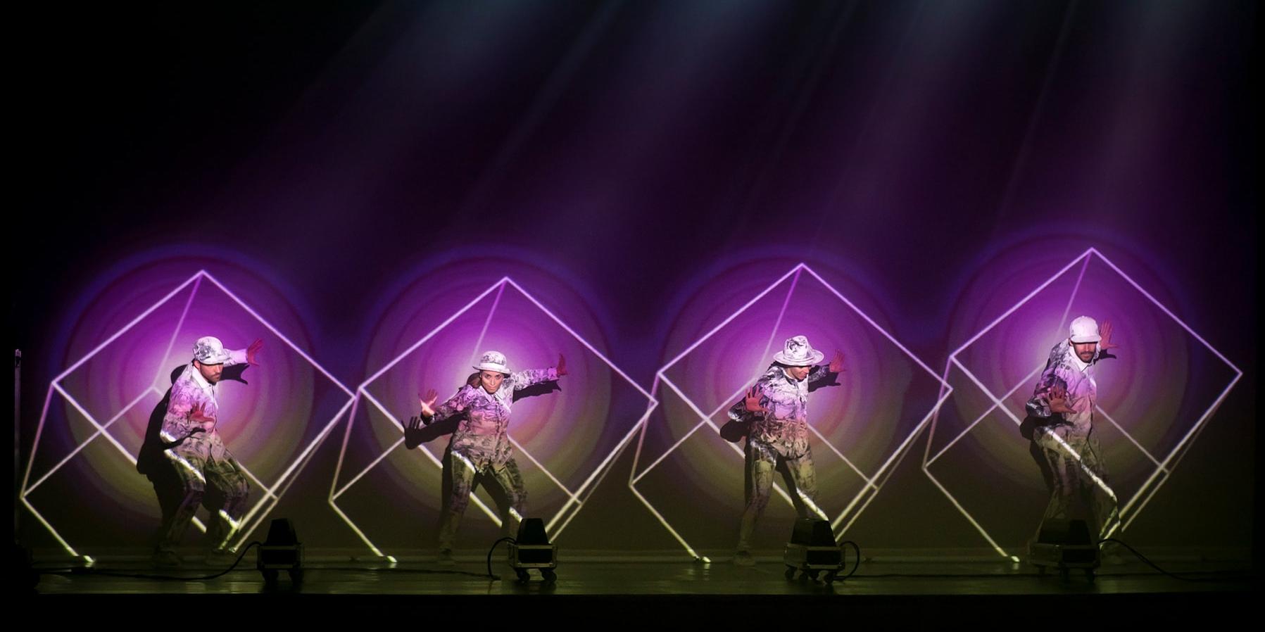 La fusió de dansa, tecnologia i projeccions envairà el Teatre Prado amb l’espectacle ‘Around the world’