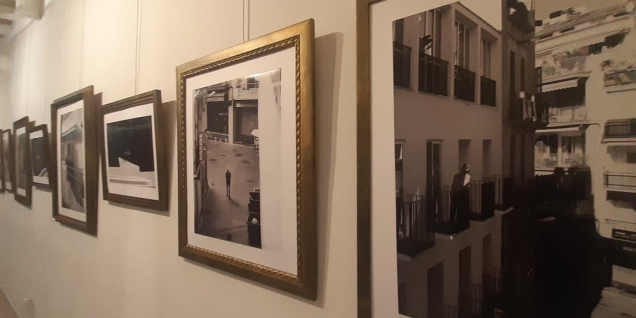 La crònica gràfica de la pandèmia de la Covid-19 es mostra en el projecte expositiu ‘Confinament a Sitges’