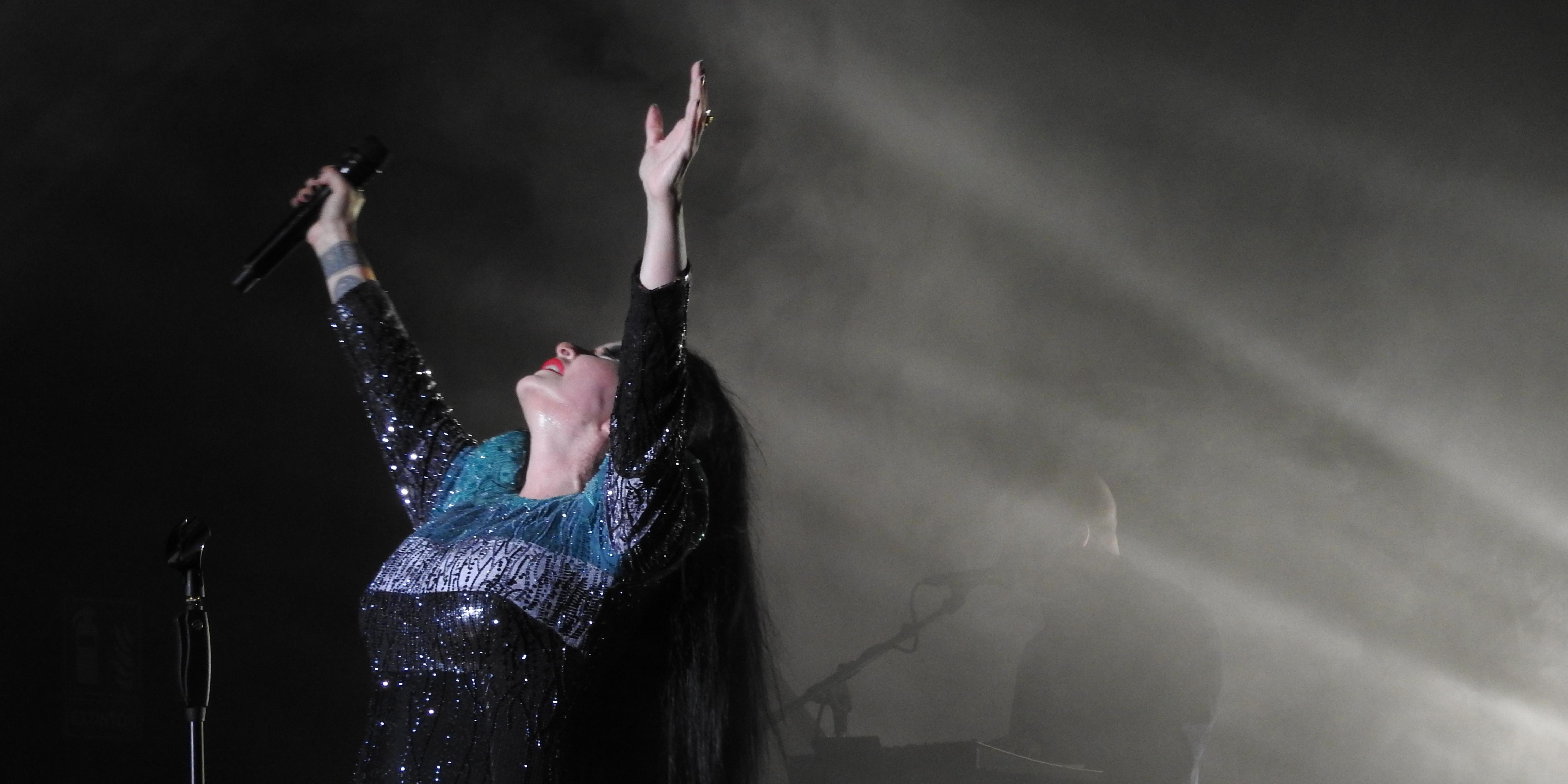 Alaska triomfa de nou al Festival Jardins Terramar Sitges