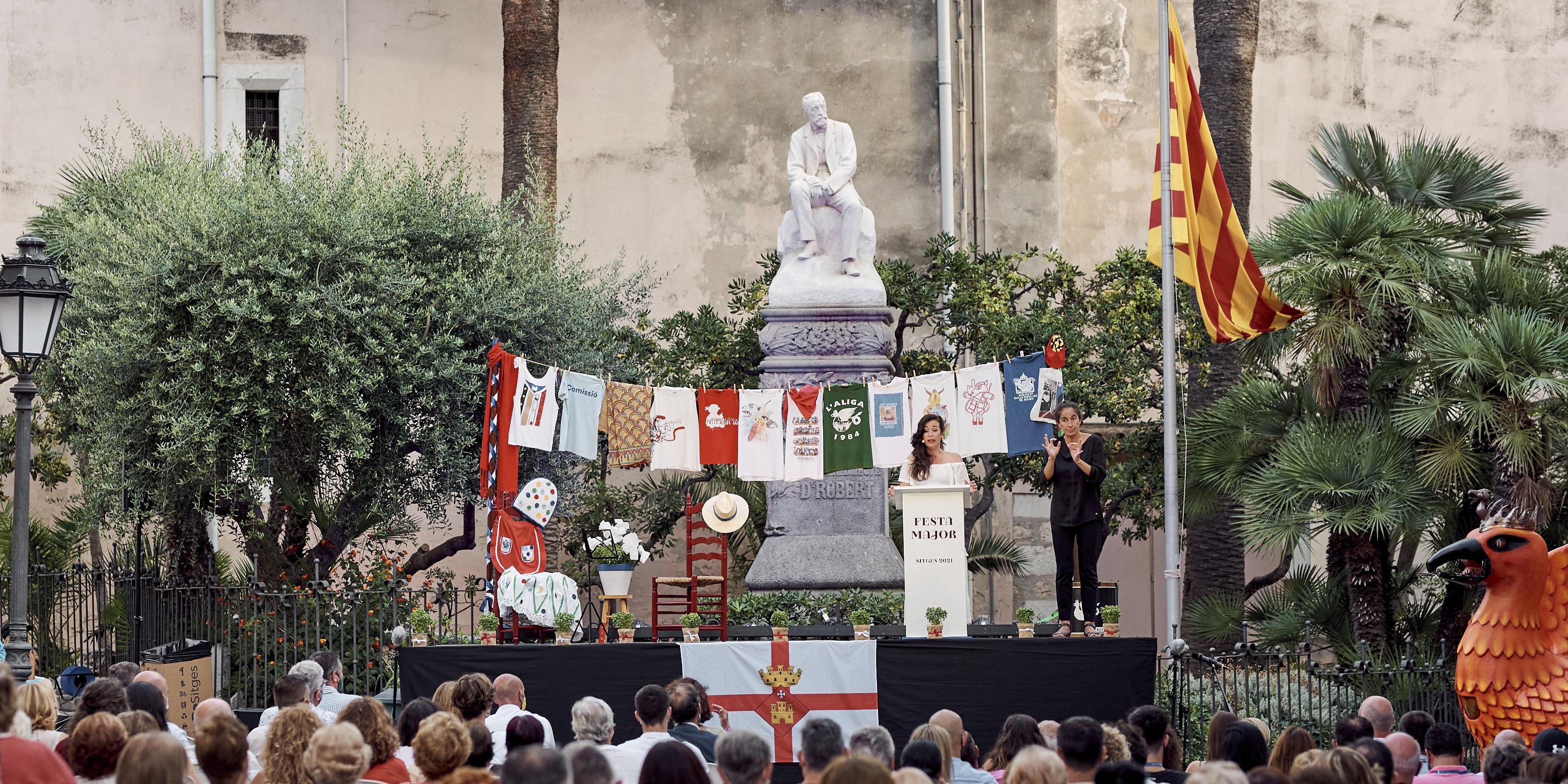 Sitges enceta la Festa Major amb un emotiu pregó de la periodista Eva Martín Sitges enceta la Festa Major amb un emotiu pregó de la periodista Eva Martín