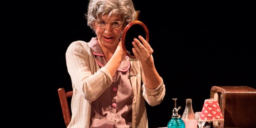 Monòleg 'Com nos tornem' - Festival Dona Art en femení Monòleg 'Com nos tornem' - Festival Dona Art en femení