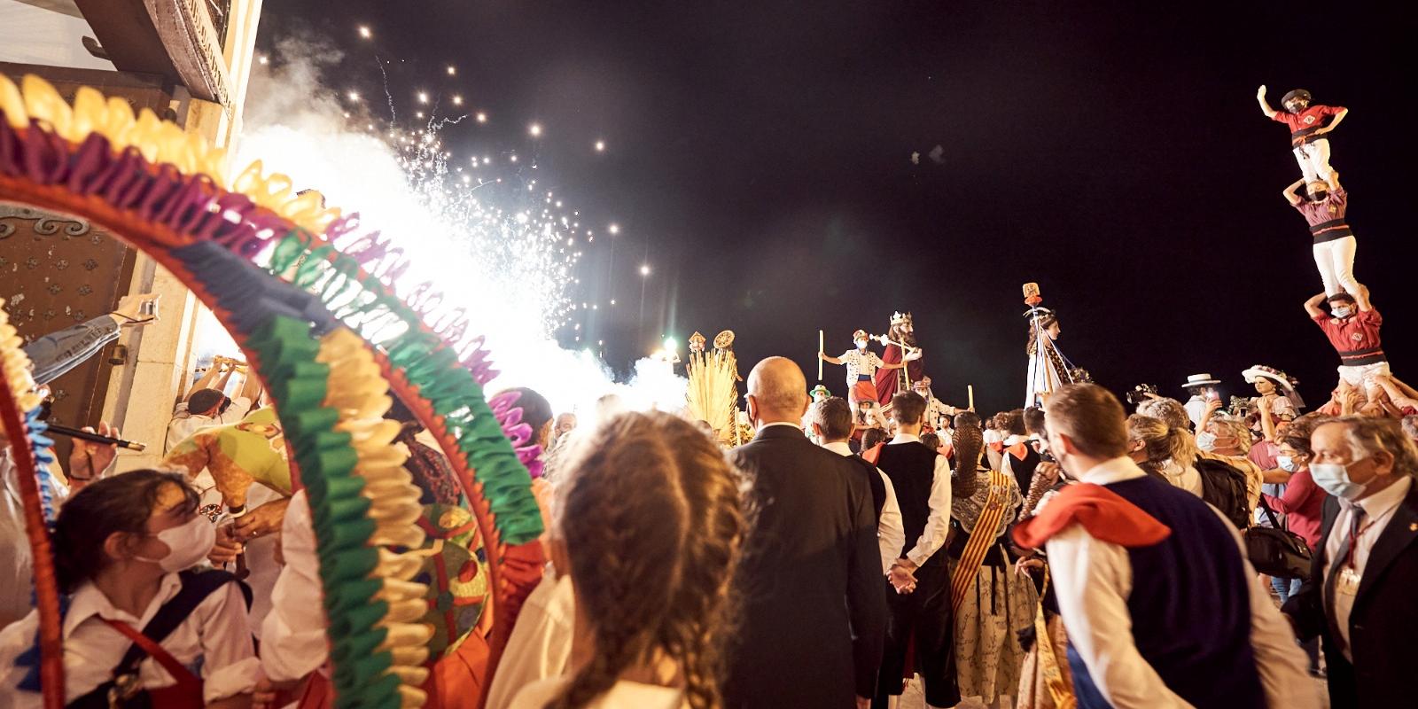 Sitges acomiada amb passió, la Festa Major en honor a Santa Tecla amb una cercavila intensa en sentiments  Sitges acomiada amb passió, la Festa Major en honor a Santa Tecla amb una cercavila intensa en sentiments