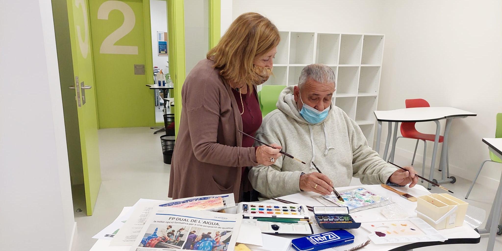 Matrícula oberta als Tastets TIC i als Tastets Culturals del Centre de Formació d’Adults