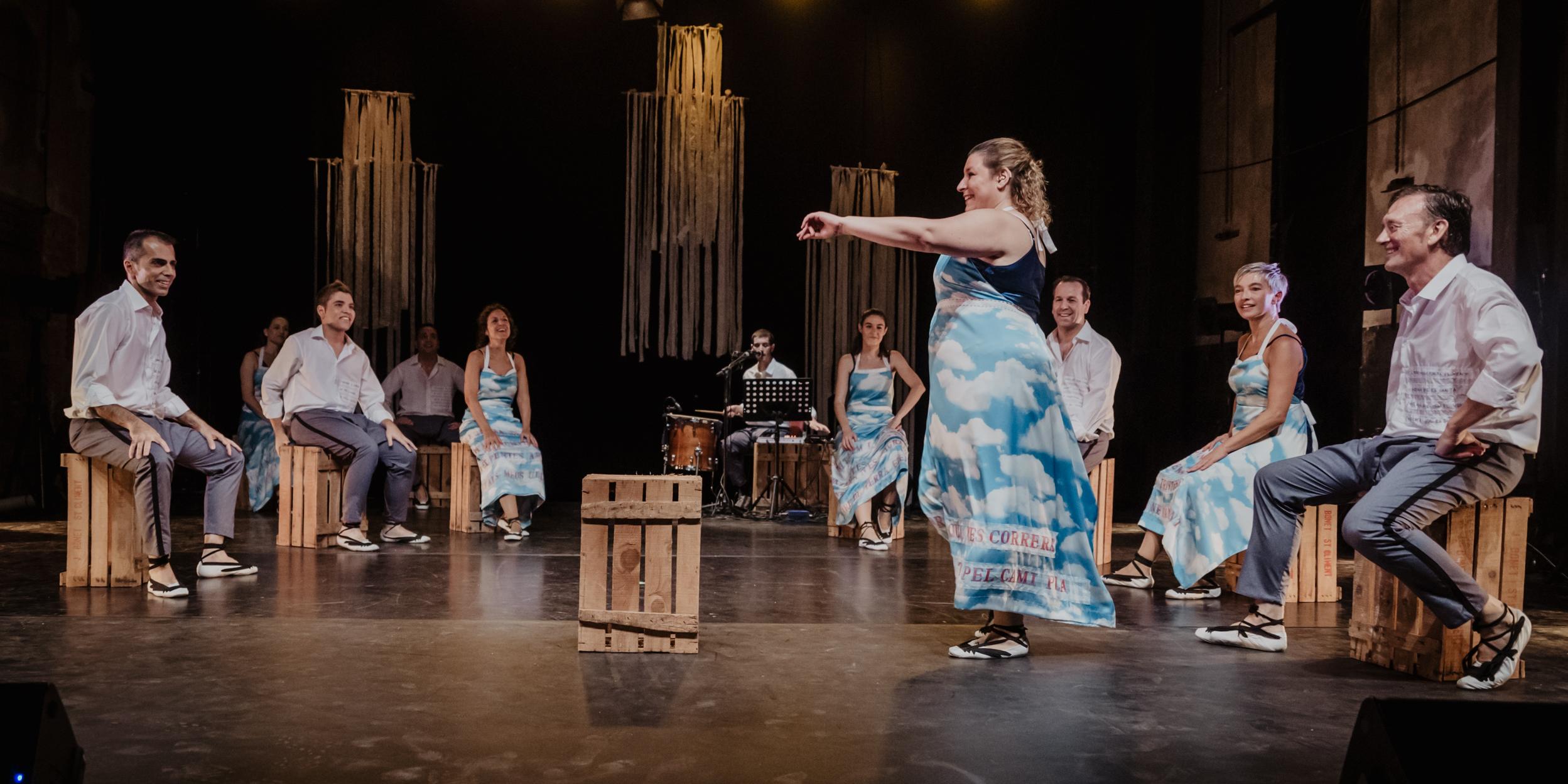 Dansa: Solc, de l'Esbart Ciutat Comtal i Arnau Obiols Dansa: Solc, de l'Esbart Ciutat Comtal i Arnau Obiols