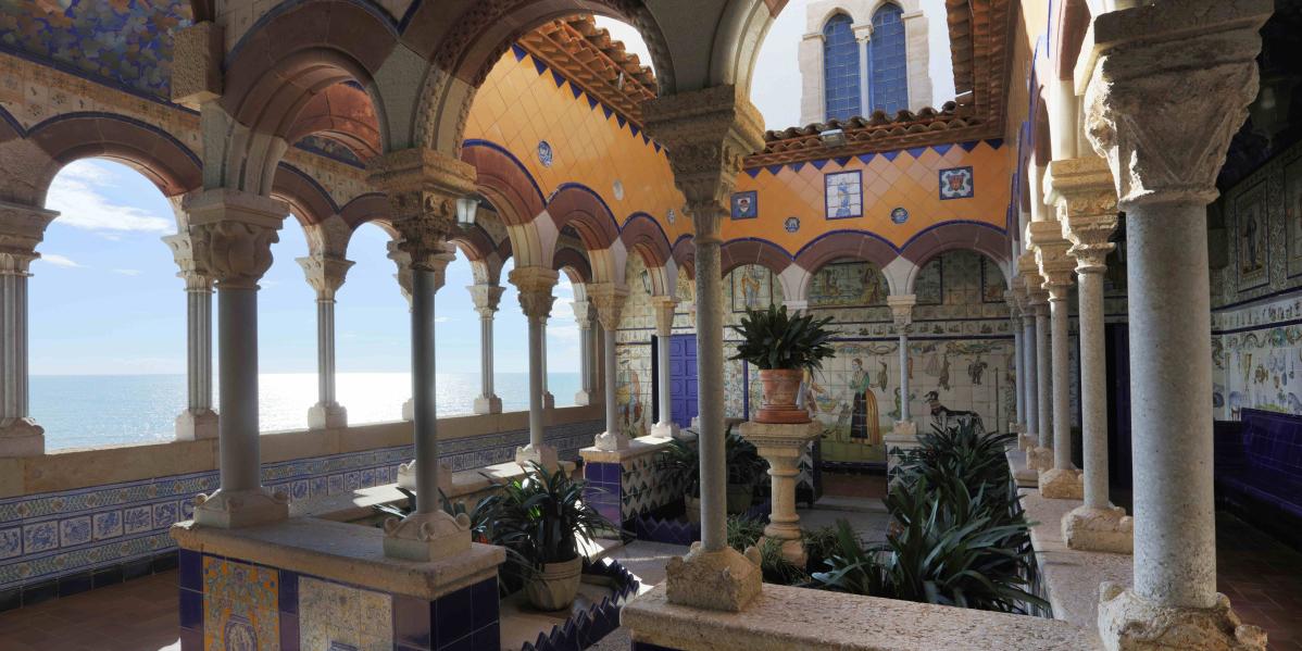 Visites guiades al Palau de Maricel · Sitgestiu 2025 Visites guiades al Palau de Maricel · Sitgestiu 2025