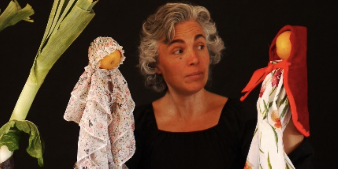 Hora del conte "El llop cantaire dels tres porquets i la caputxeta".